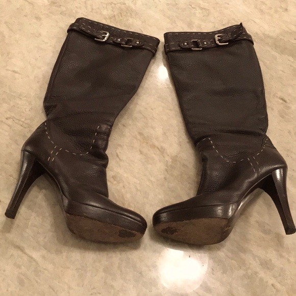Host Pick! 🥳🤩🥳 💯 authentic Fendi heeled boots buckles pullon 39 - Picture 1 of 11